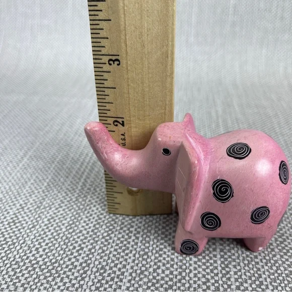 Carved Soapstone Pink Elephant Kisii Kenya Africa Figurine 2" tall Black Swirls - Picture 9 of 9